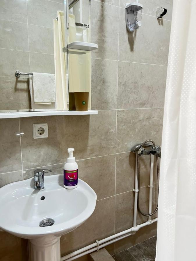 Meiman House Close To Asia Mall Biszkek Zewnętrze zdjęcie